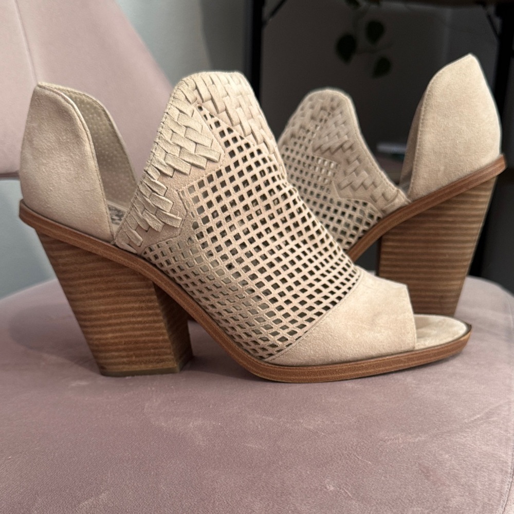 Vince Camuto Tan Peep-Toe Heels